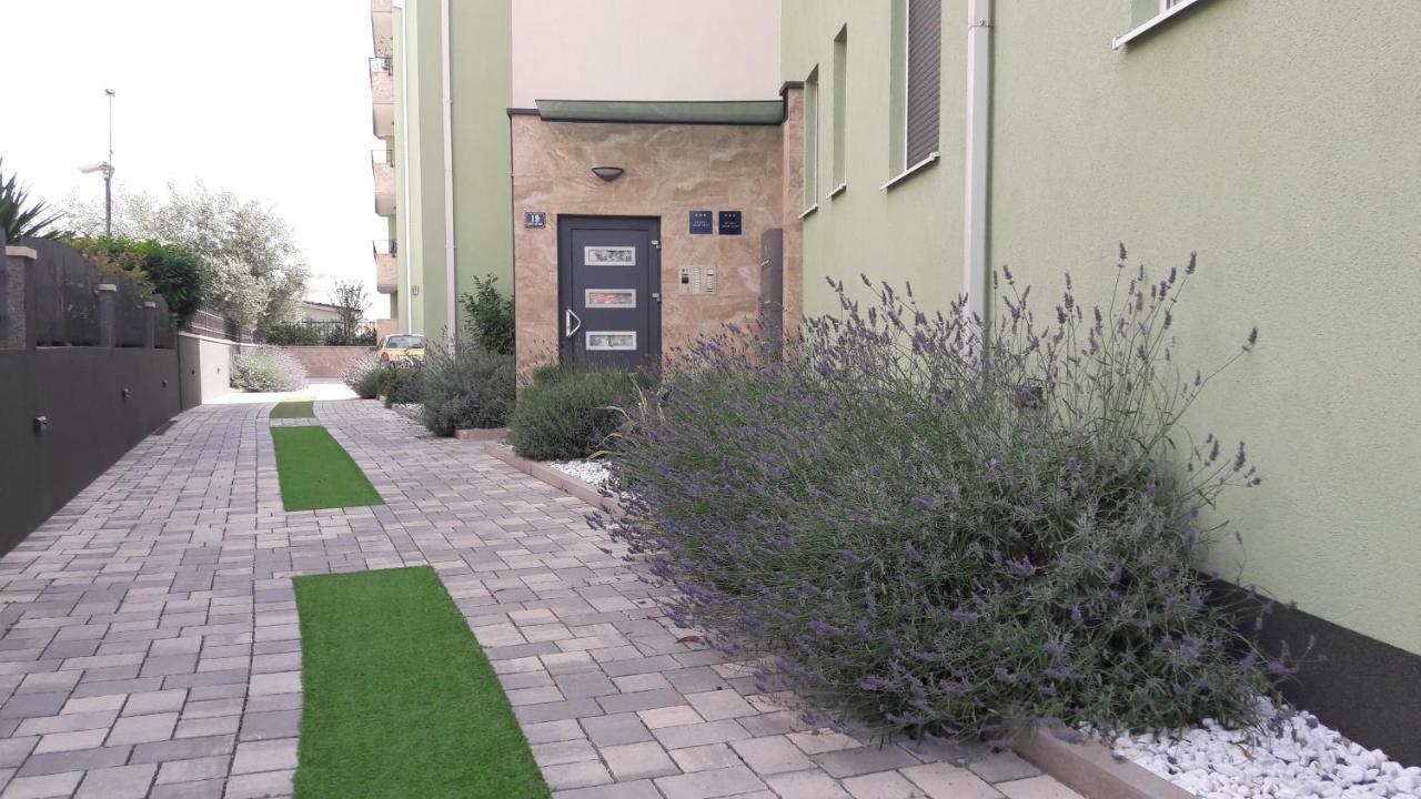 Apartman Lukiana*** Apartment Split Exterior photo